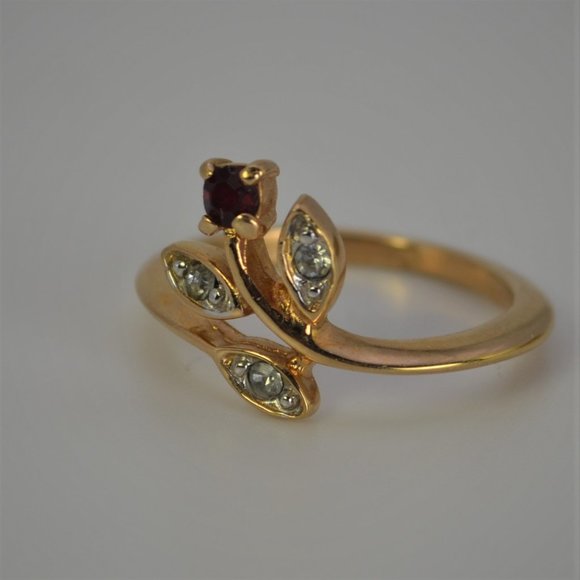 1982 Vintage Avon Spray Cocktail Rhinestone Ring Size 7 - Picture 13 of 14